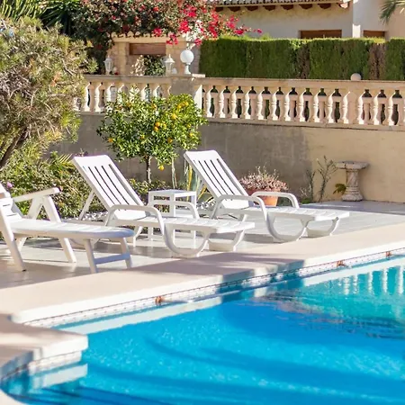 Cucarres Villa *