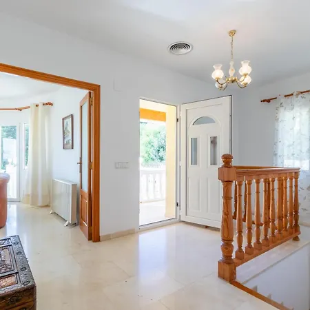 Villa Cucarres