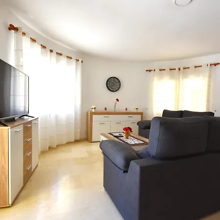 Cucarres Villa