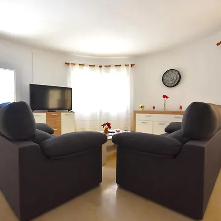 Cucarres Villa