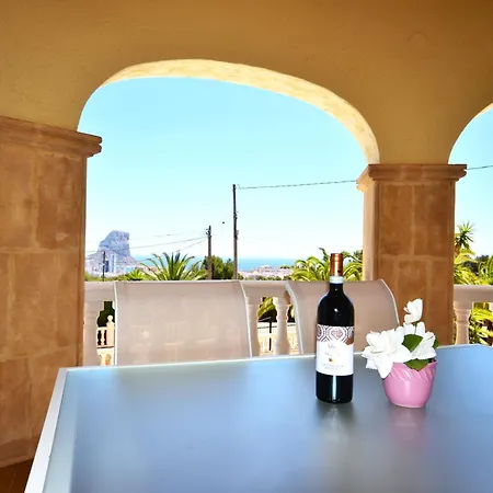 Villa Cucarres