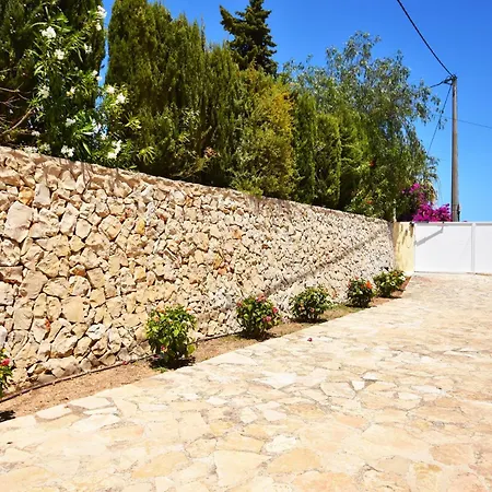 Cucarres Villa *
