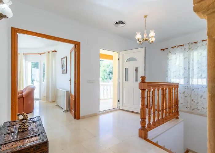 Villa Cucarres