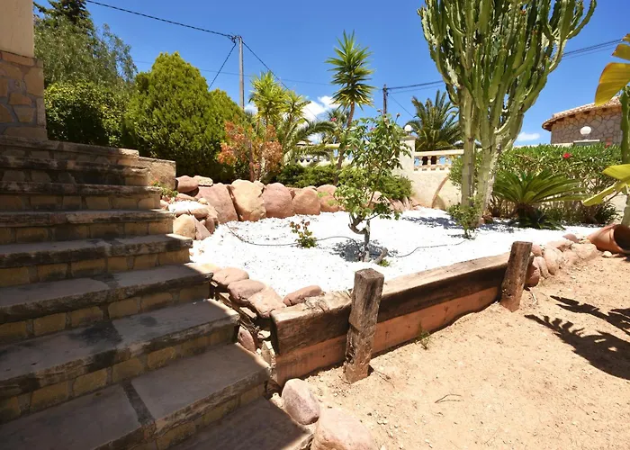 Cucarres Villa